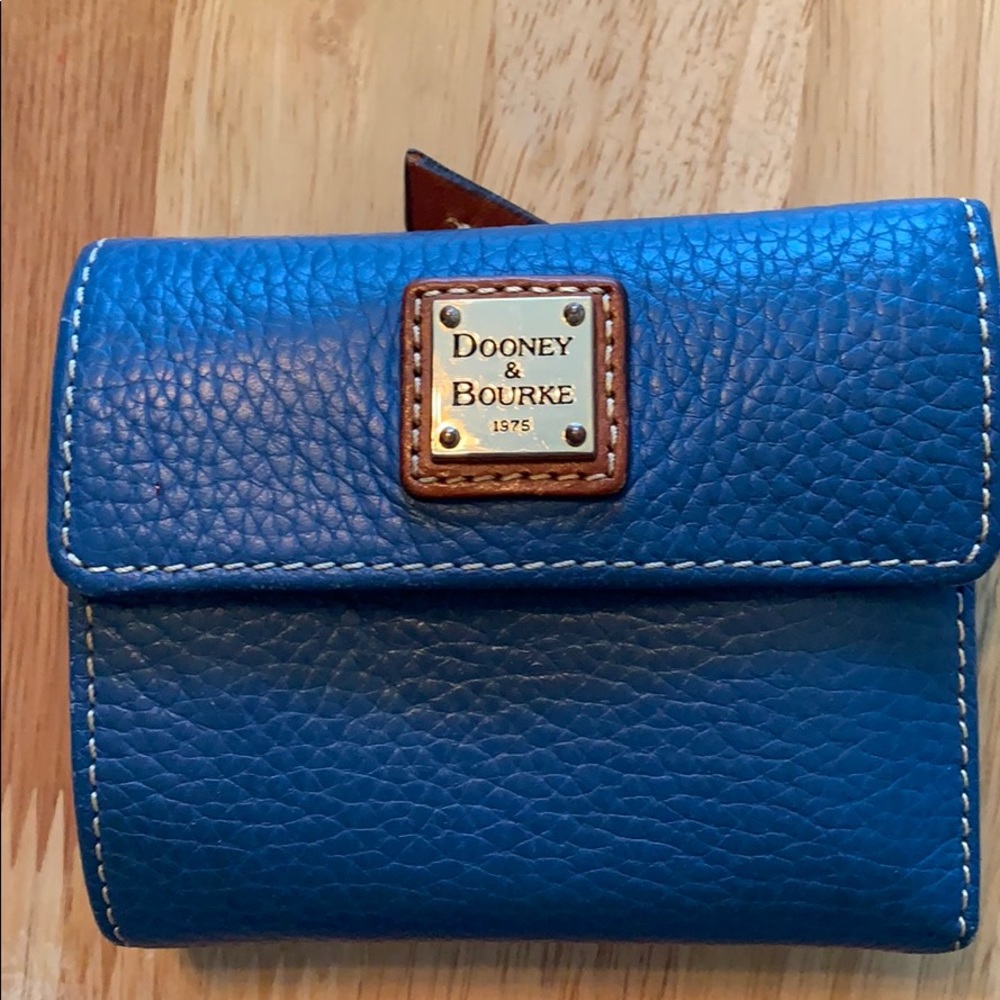 Dooney & Bourke wallet